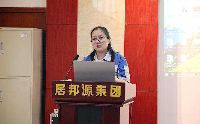 貨運(yùn)內(nèi)勤代表孟德林對(duì)公司工作體系以及貨運(yùn)部門的工作進(jìn)行匯報(bào)。 貨運(yùn)內(nèi)勤代表孟德林對(duì)公司工作體系以及貨運(yùn)部門的工作進(jìn)行匯報(bào)。