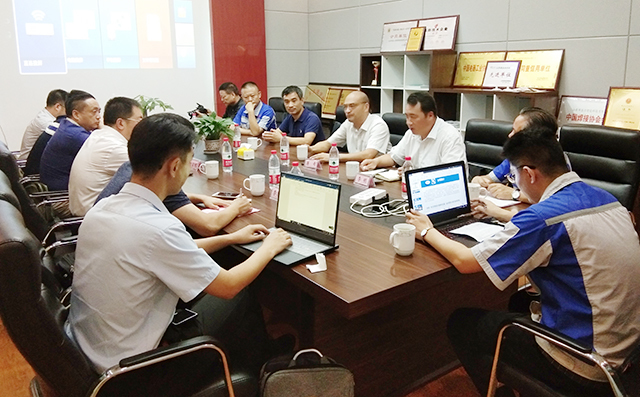 校領導章丘區領導在山東居邦源機械集團董事長景奉國的引領下進行座談