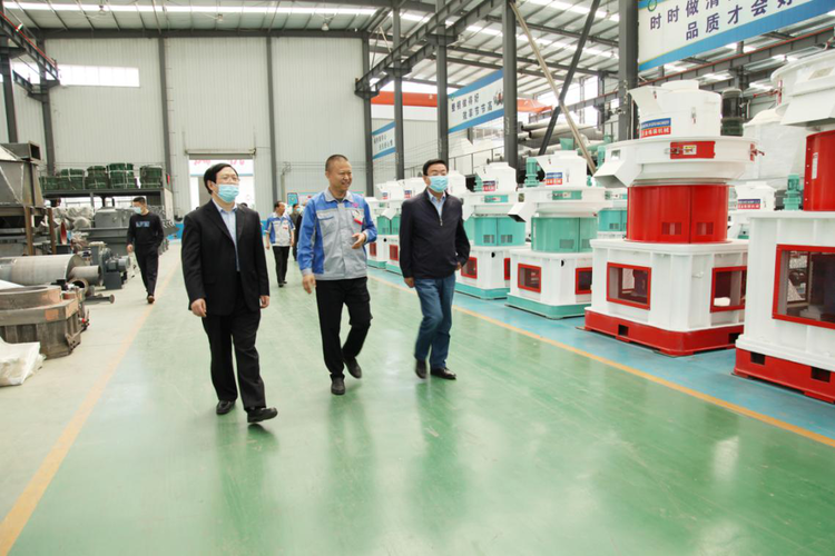 “氣力輸送連續(xù)供料關(guān)鍵設(shè)備”科技成果評(píng)價(jià)會(huì)在章丘豐源隆重舉行